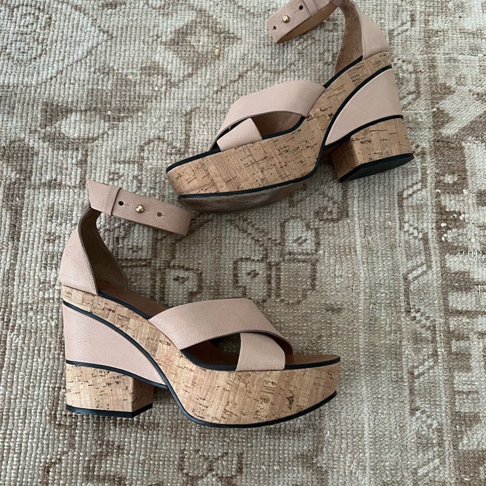 Chloe leather Platform Sandals